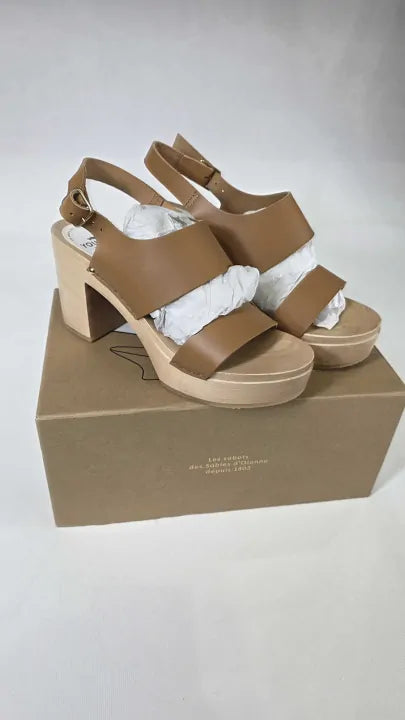 Wyse - Camel Chunky Heeled Clogs Size: Uk 7