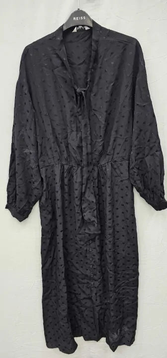 Ro & Zo - Black Satin Jacquard Button Front Dress - Black Size: Uk14