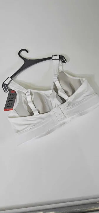 Berlei - Ultimate Performance Sports Bra - White Size: Uk34c