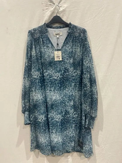 Ro & Zo - Blue Leopard Print Shirred Shoulder Mini Dress Size: Uk 12