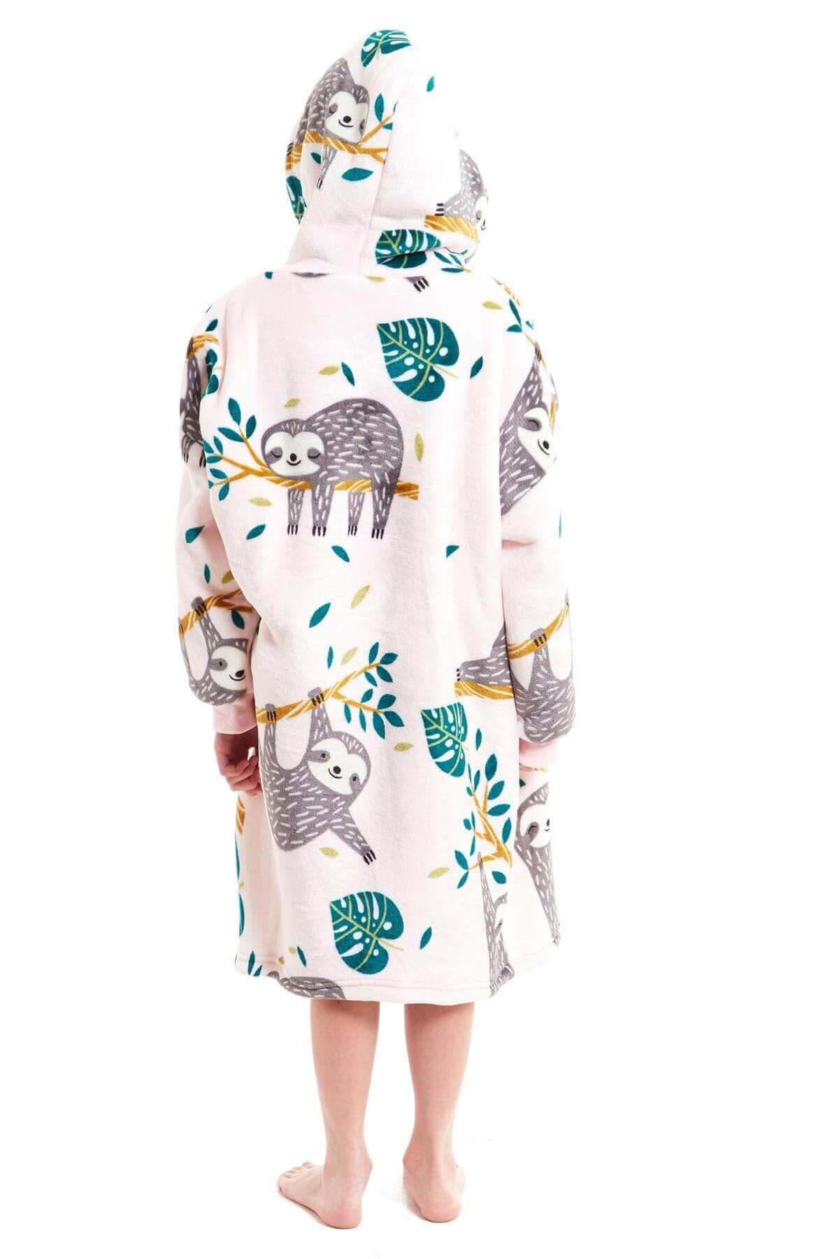 Kids Oversized Hooded Fleece Blanket with Reversible Sherpa Double Pocket Ultra-Soft Cozy Wearable Blanket for Lounging and Outdoor Ages 8-15 by Daisy Dreamer